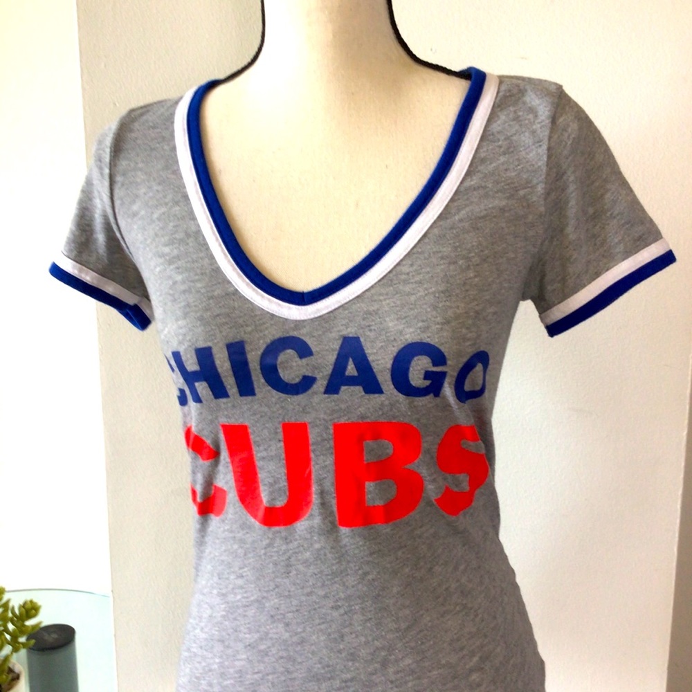 Chicago Cubs VNeck Shirt